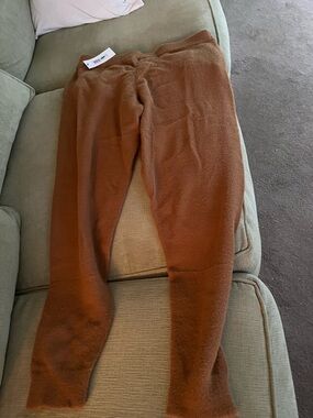 DKNY Sport. Size L. Women’s sweat pants .
With tags, never worn. Fleece soft.